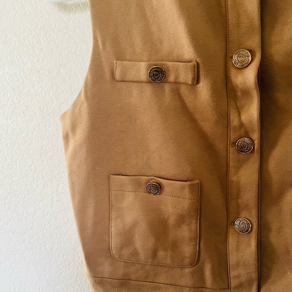 Button-Front Camel Vest - Picture 2 of 6